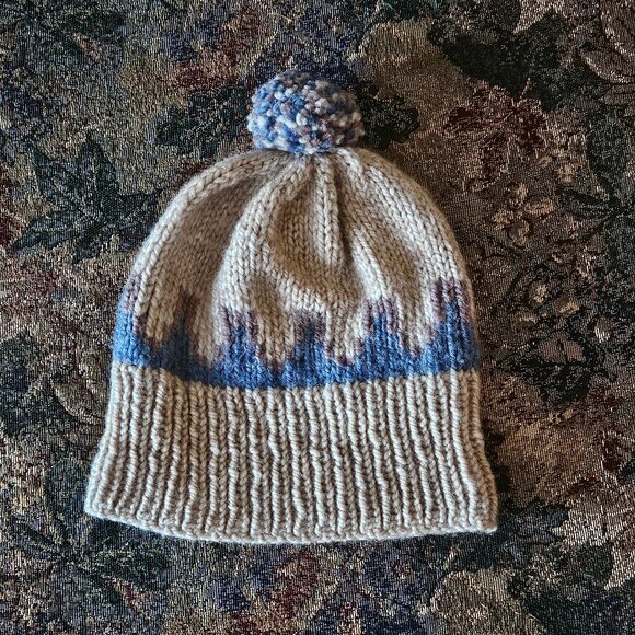 Vintage, hand made knit hat/touque/tuque with a pom-pom, unusual design, size L - Picture 2 of 5